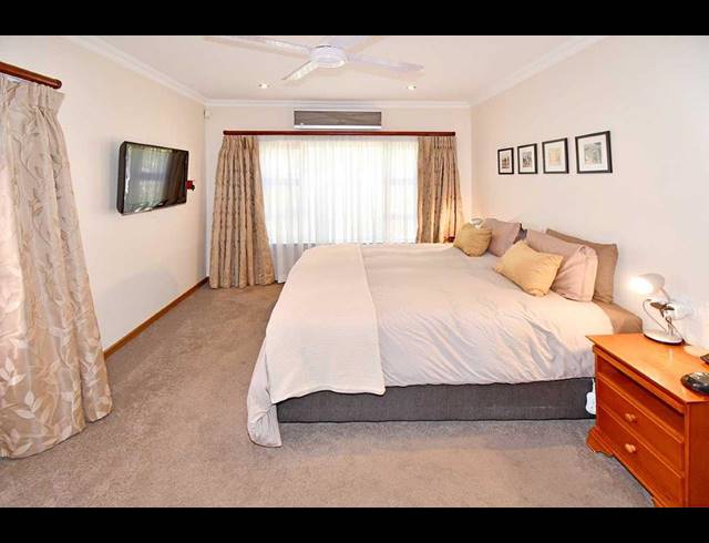 3 BEDROOM FREEHOLD FOR SALE IN CRAIGHALL
